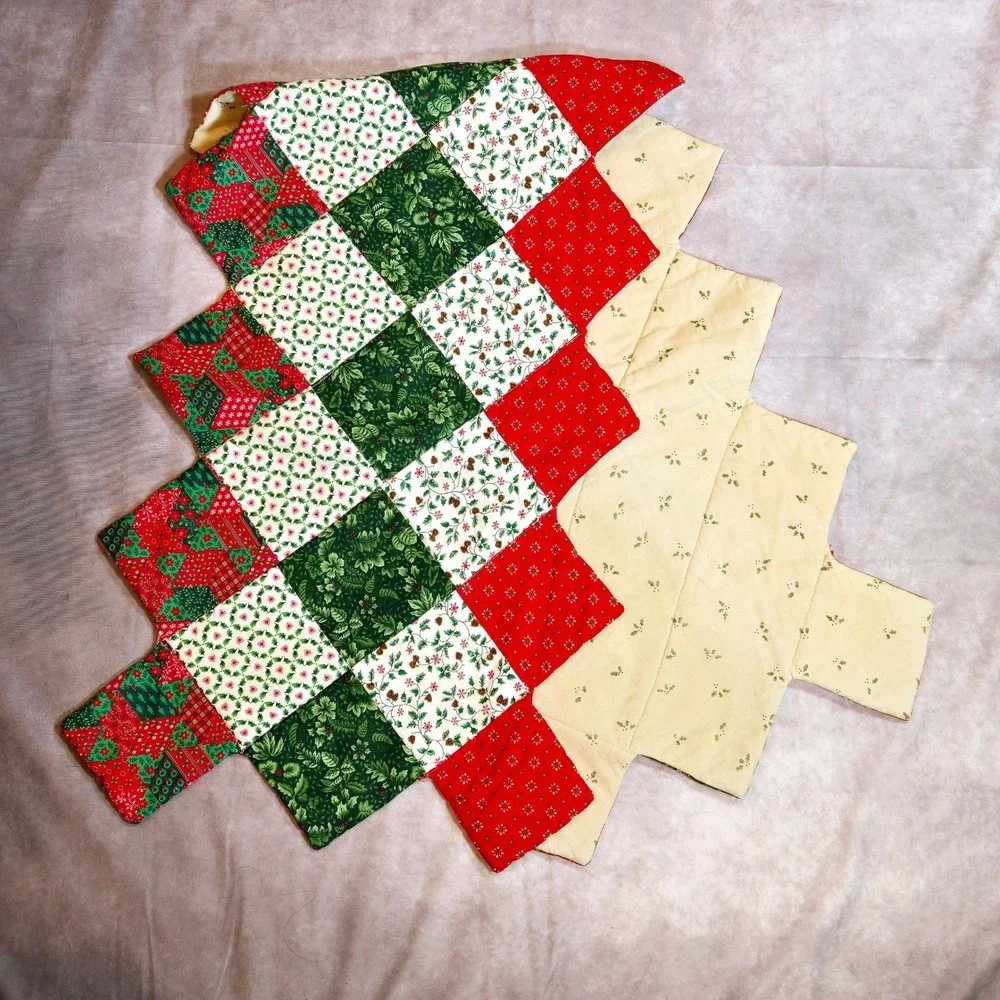 Quilted Patchwork Table‎ Runner Handmade Christmas Red White Green